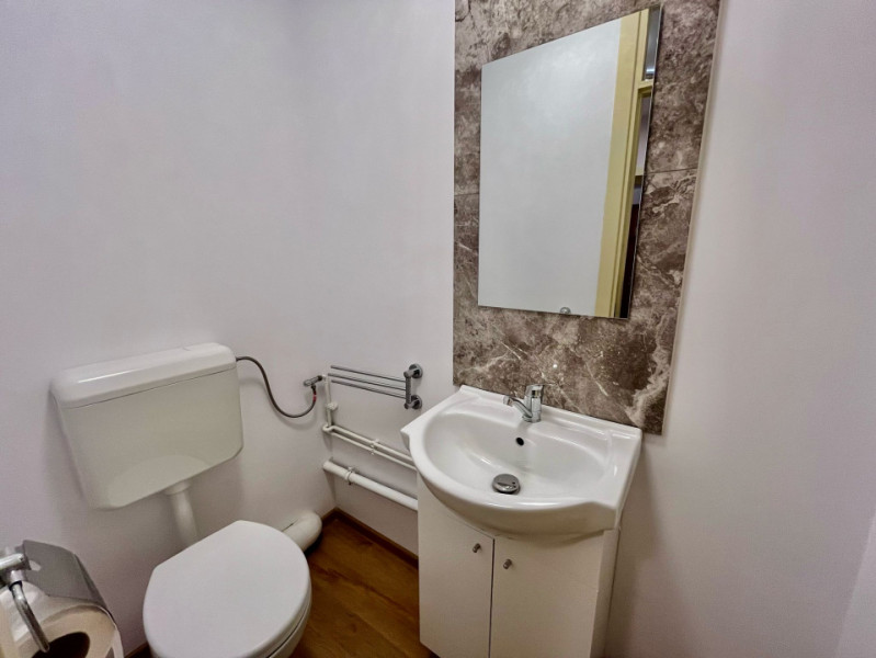 Apartament cu 3 camere in tractorul 