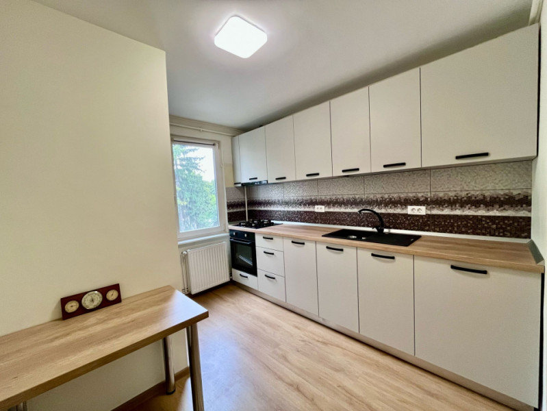 Apartament cu 3 camere in tractorul 
