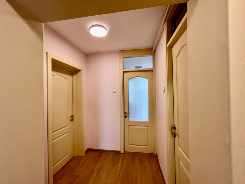 Apartament cu 3 camere in tractorul 