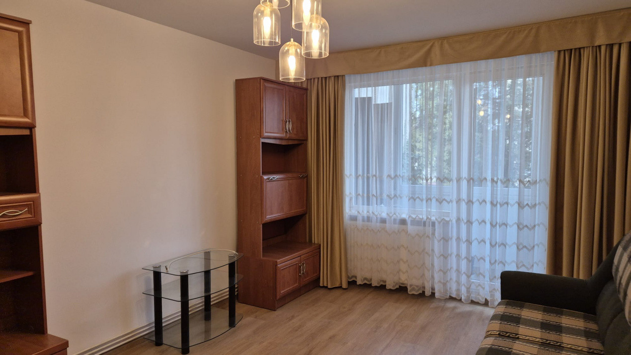 Apartament cu 3 camere in tractorul 