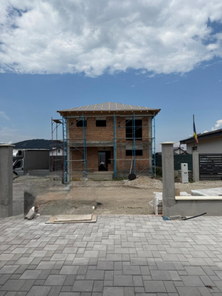 O casa gandita pentru familii care traiesc altfel. Si aleg altfel.