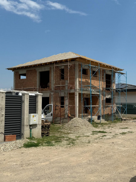 O casa gandita pentru familii care traiesc altfel. Si aleg altfel.
