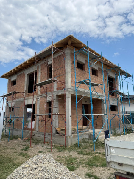 O casa gandita pentru familii care traiesc altfel. Si aleg altfel.