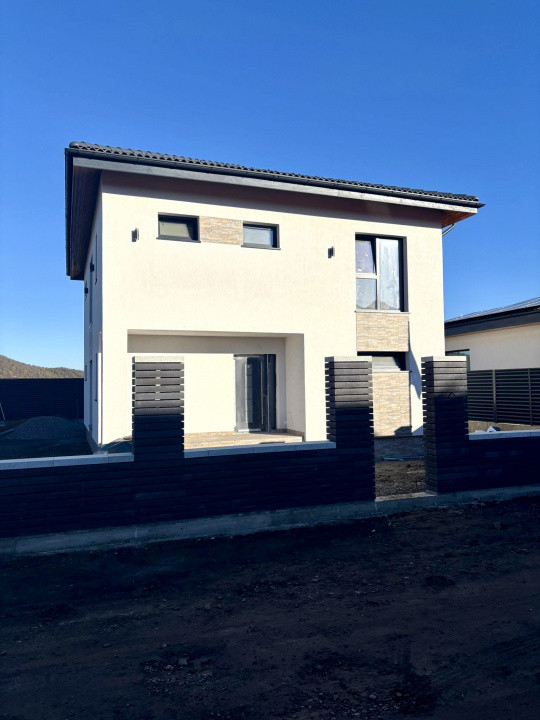 Casa individuala | zona exclusivista | utilitati complete | curent trifazic