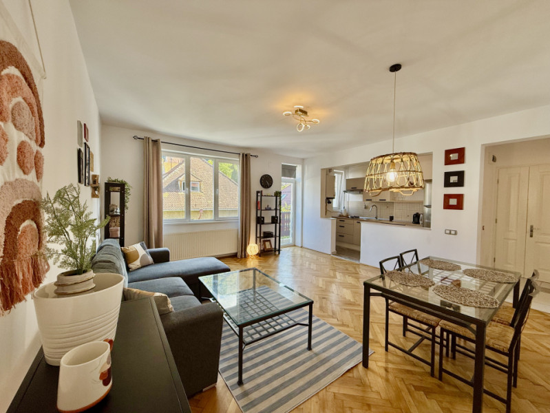 Locatie premium! Apartament 2 camere, suprafata generoasa –Centrul Vechi, Brasov