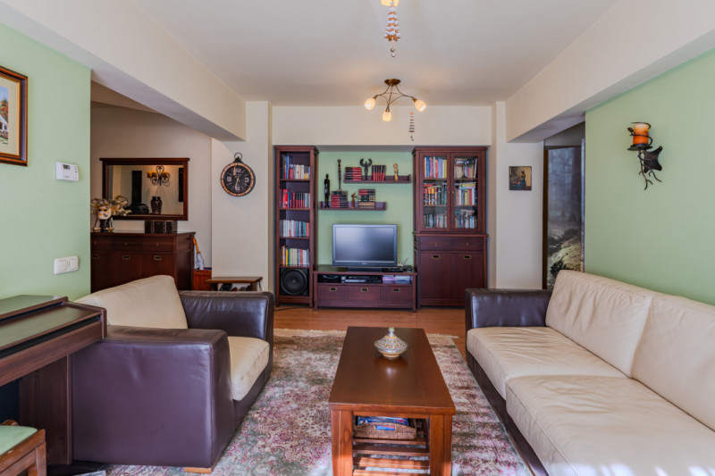 Apartament cozy, 4 camere, Racadau - pietonala