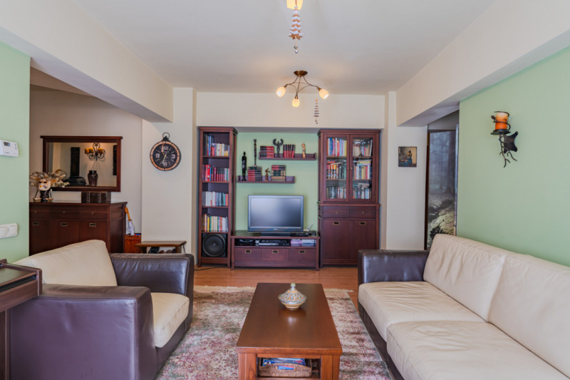 Apartament cozy, 4 camere, Racadau - pietonala