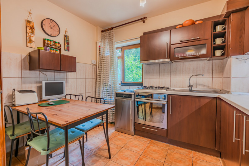 Apartament cozy, 4 camere, Racadau - pietonala