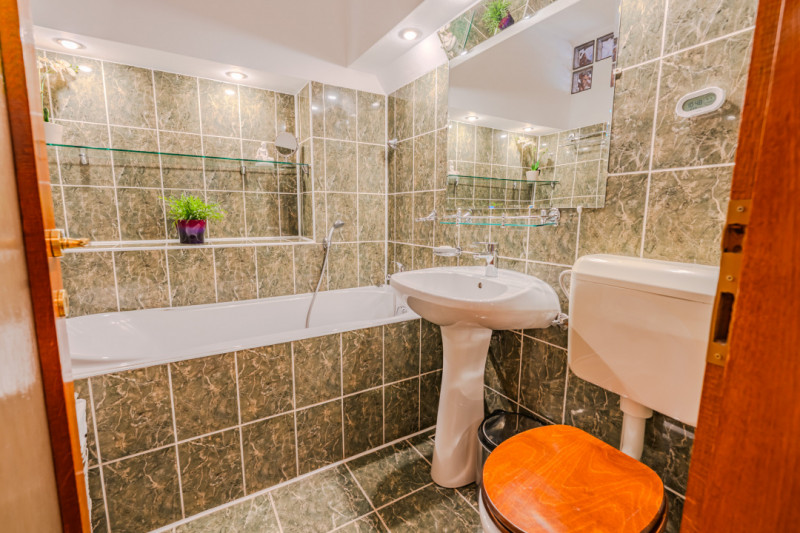 Apartament cozy, 4 camere, Racadau - pietonala