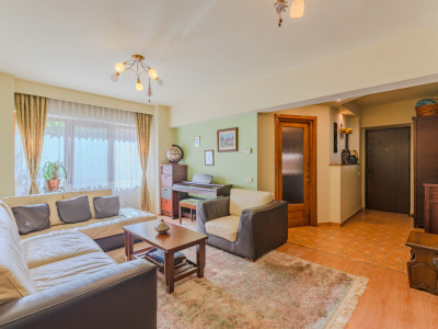 Apartament cozy, 4 camere, Racadau - pietonala