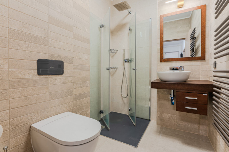 Apartament modern, 3 camere, mobilat, zona Coresi
