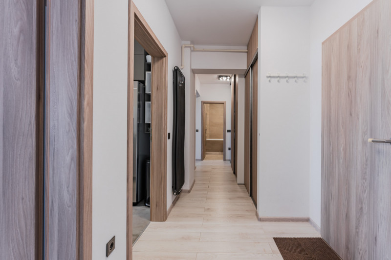 Apartament modern, 3 camere, mobilat, zona Coresi