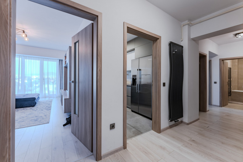 Apartament modern, 3 camere, mobilat, zona Coresi