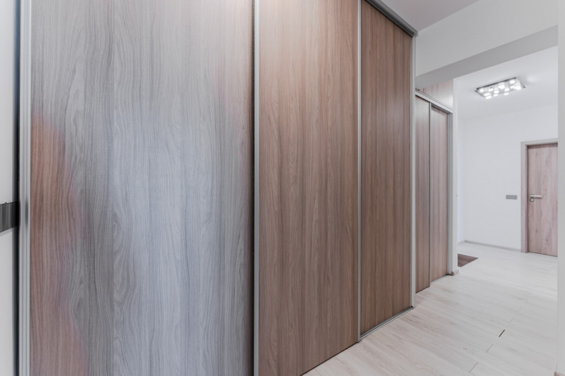Apartament modern, 3 camere, mobilat, zona Coresi