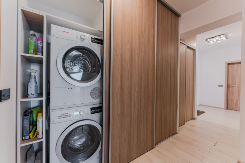 Apartament modern, 3 camere, mobilat, zona Coresi