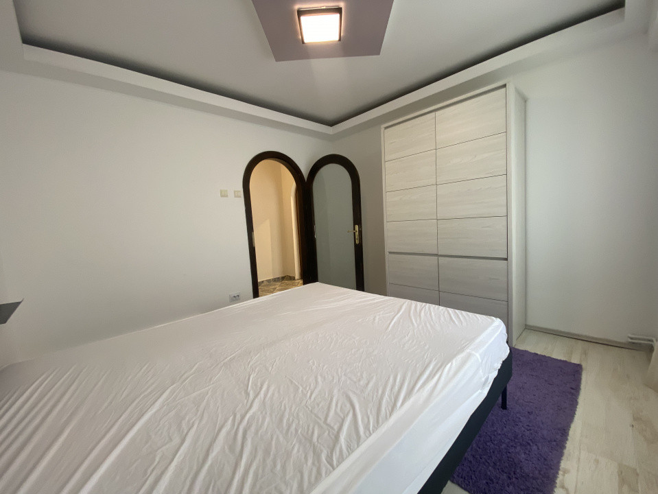 Apartament 2 camere decomandat– Strada Zizinului, în spate la Județean