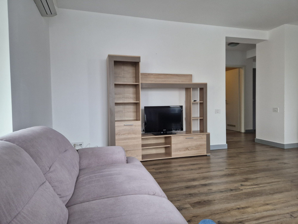 Apartament modern cu 3 camere pe 13 Decembrie 