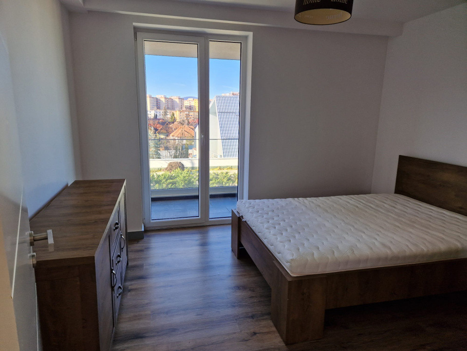 Apartament modern cu 3 camere pe 13 Decembrie 