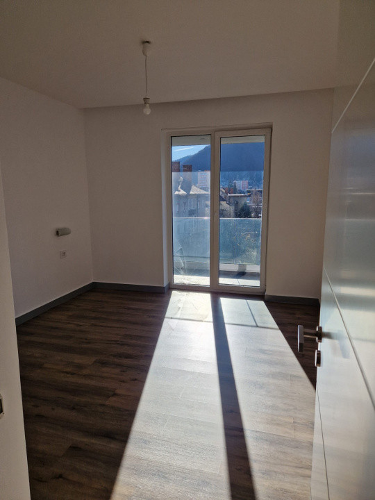 Apartament modern cu 3 camere pe 13 Decembrie 