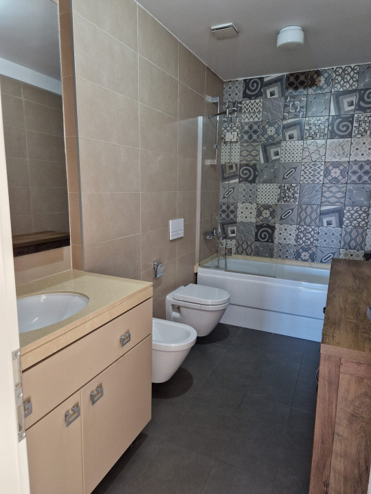 Apartament modern cu 3 camere pe 13 Decembrie 