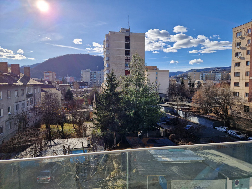 Apartament modern cu 3 camere pe 13 Decembrie 