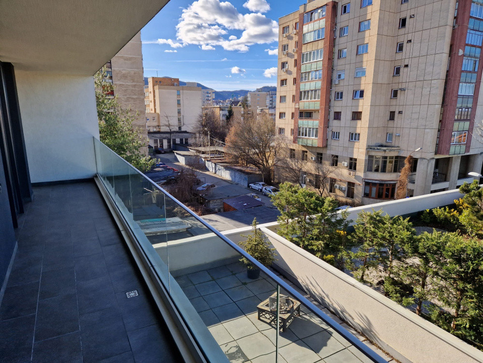 Apartament modern cu 3 camere pe 13 Decembrie 