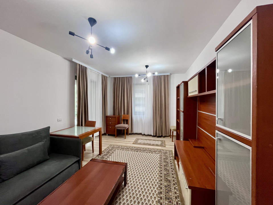 Apartament cu 2 camere în Tractorul 