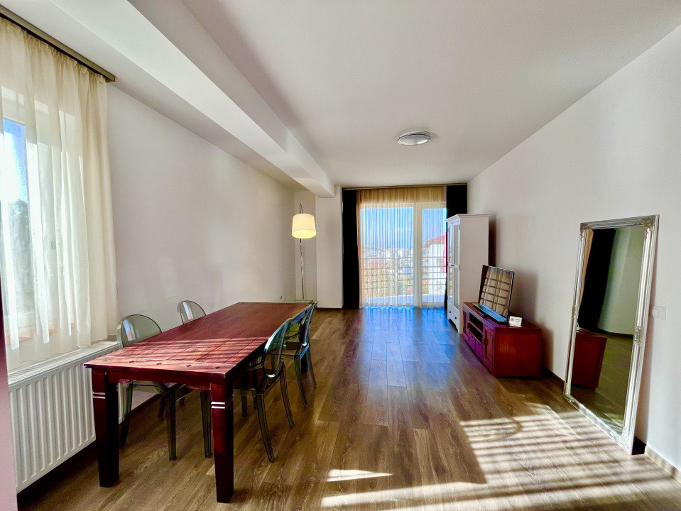 Apartament cu 3 camere in zona Centrala