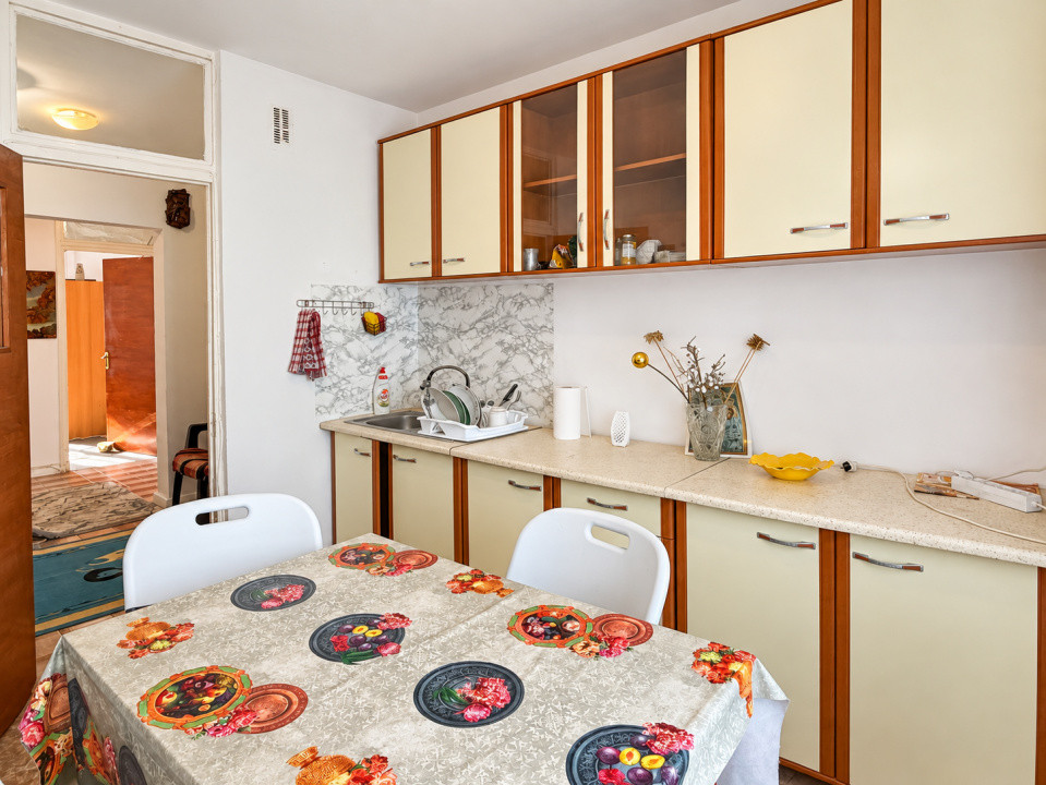 Apartament de 3 camere, situat pe Carpaților