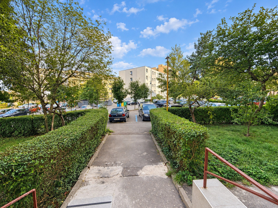 Apartament de 3 camere, situat pe Carpaților