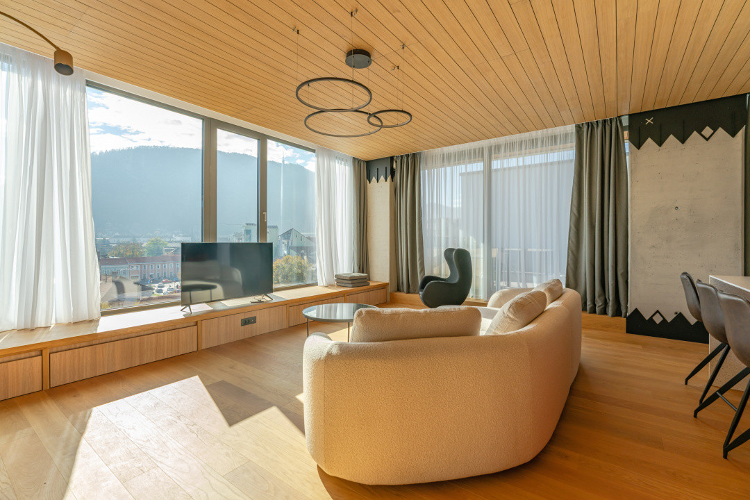 Penthouse de lux cu jacuzzi și vedere spectaculoasă spre Tâmpa