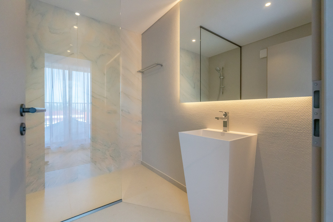 Penthouse de lux cu jacuzzi și vedere spectaculoasă spre Tâmpa