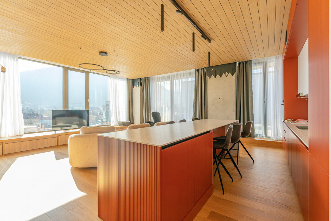 Penthouse de lux cu jacuzzi și vedere spectaculoasă spre Tâmpa