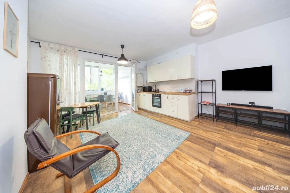 Apartament modern cu 3 camere in zona centrala - langa padure 