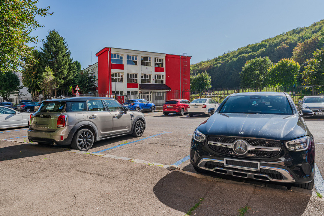 Locuinta ideala pentru familie | Apartament spatios 4 camere, Racadau, pietonala