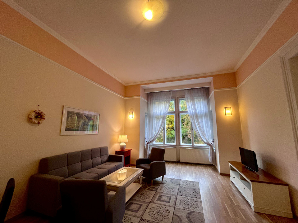 Apartament cu 3 camere in Șirul Livezii 