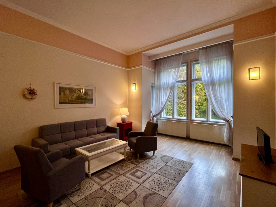 Apartament cu 3 camere in Șirul Livezii 