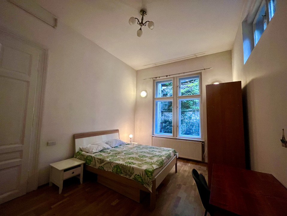 Apartament cu 3 camere in Șirul Livezii 