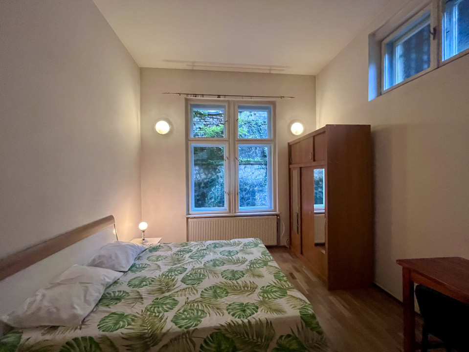 Apartament cu 3 camere in Șirul Livezii 