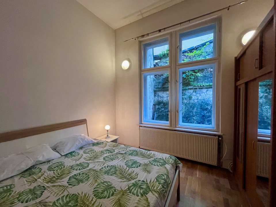 Apartament cu 3 camere in Șirul Livezii 