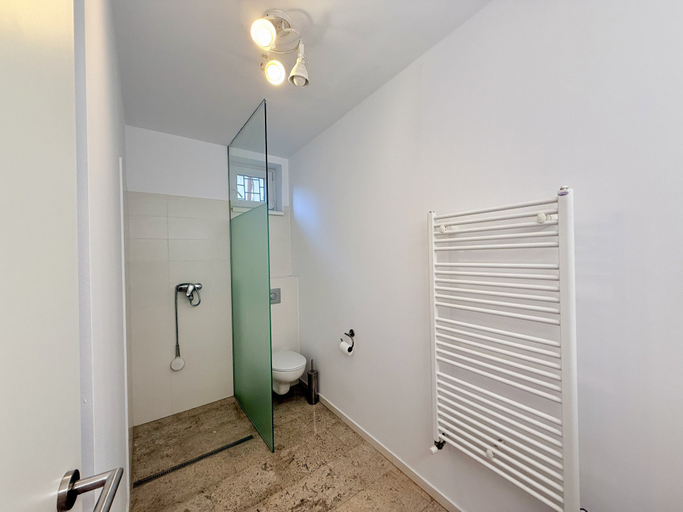 De inchiriat – Apartament 3 camere– Strada De Mijloc, Brasov (zona Centrala)