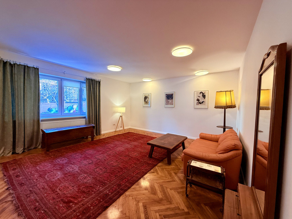 De inchiriat – Apartament 3 camere– Strada De Mijloc, Brasov (zona Centrala)