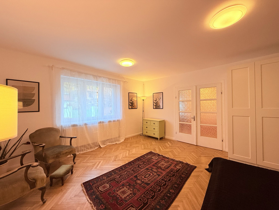 De inchiriat – Apartament 3 camere– Strada De Mijloc, Brasov (zona Centrala)