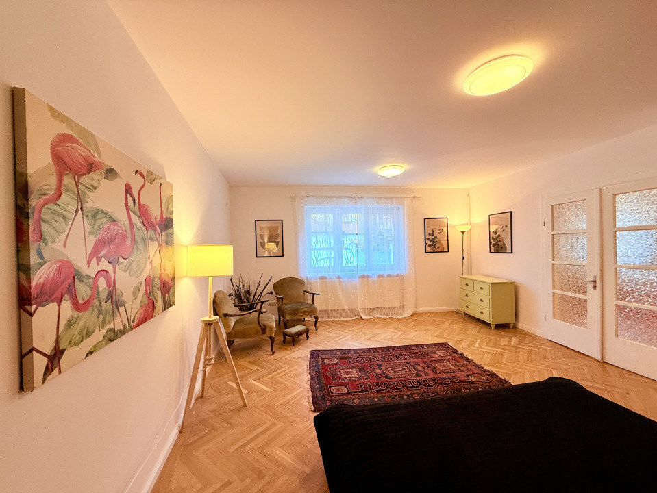 De inchiriat – Apartament 3 camere– Strada De Mijloc, Brasov (zona Centrala)