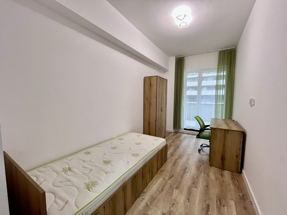 Apartament cu 3 camere în Tractorul 