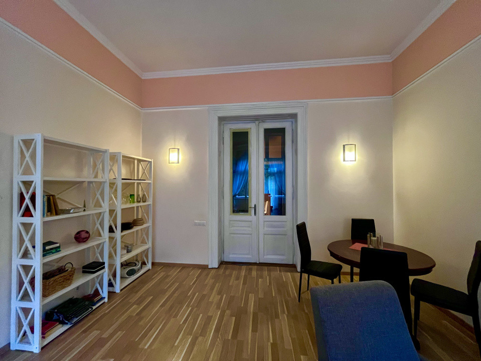 Apartament cu 3 camere in Șirul Livezii 
