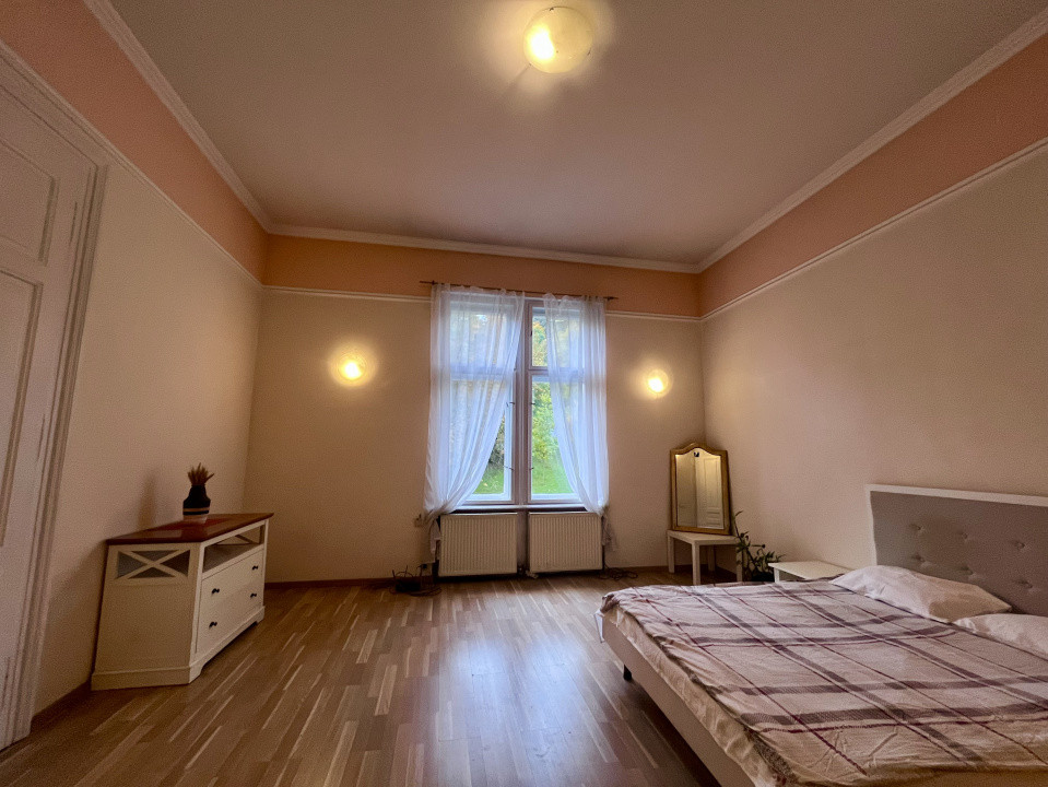 Apartament cu 3 camere in Șirul Livezii 