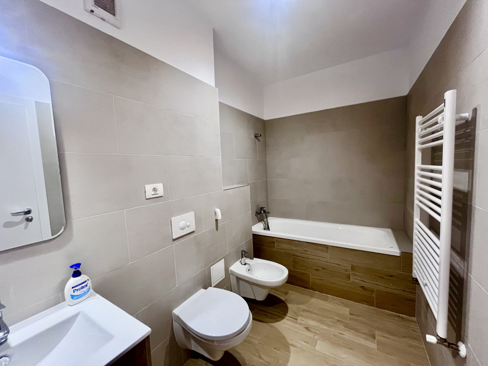 Apartament cochet cu 2 camere în Tractorul