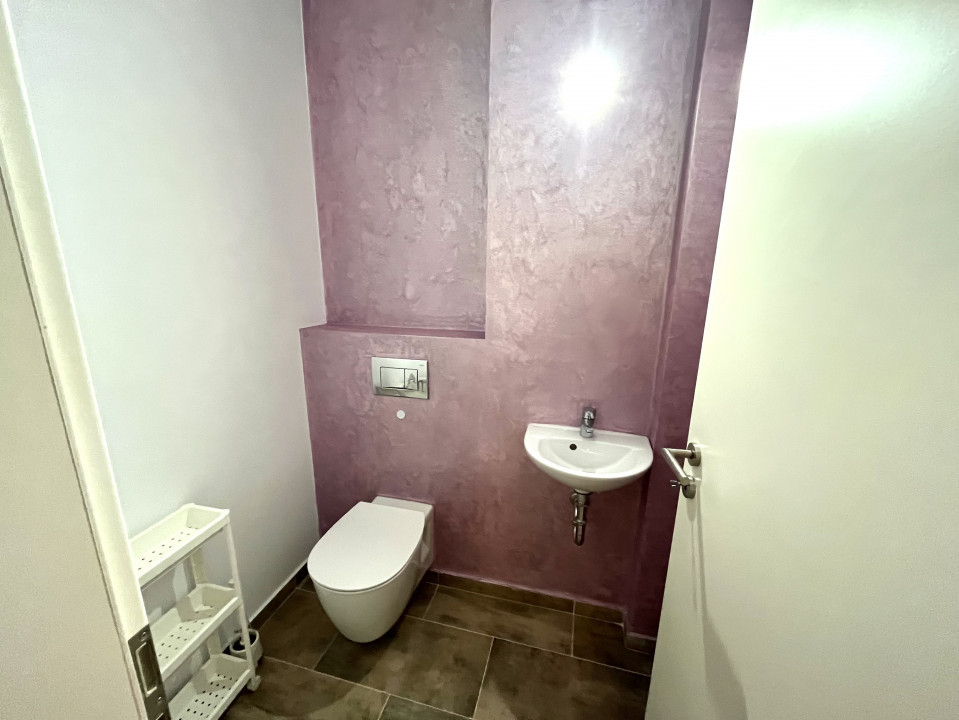 Apartament Modern cu 2 Camere, Terasă și Priveliște Spectaculoasă