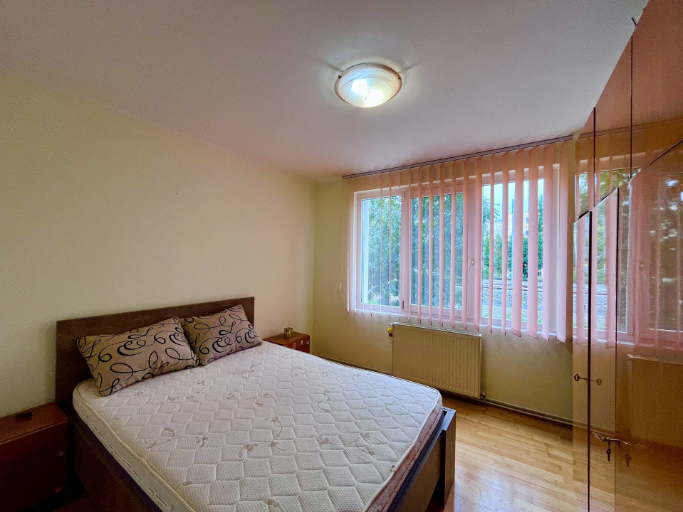 Apartament cu 4 camere în Tractorul